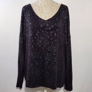 Chico's Women's Size 3/16-18 (XL) Black Animal Print Long Sleeve V-Neck Knit Top